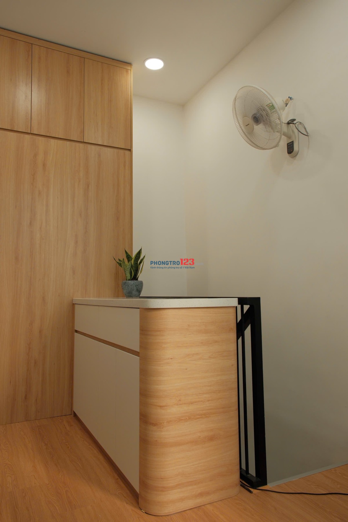 Cho thuê nhà nguyên căn 2 tầng, 2 Phòng + 1 Phòng khách, 70m2 FullNT Mới 100%, Nguyễn Cư Trinh Q1