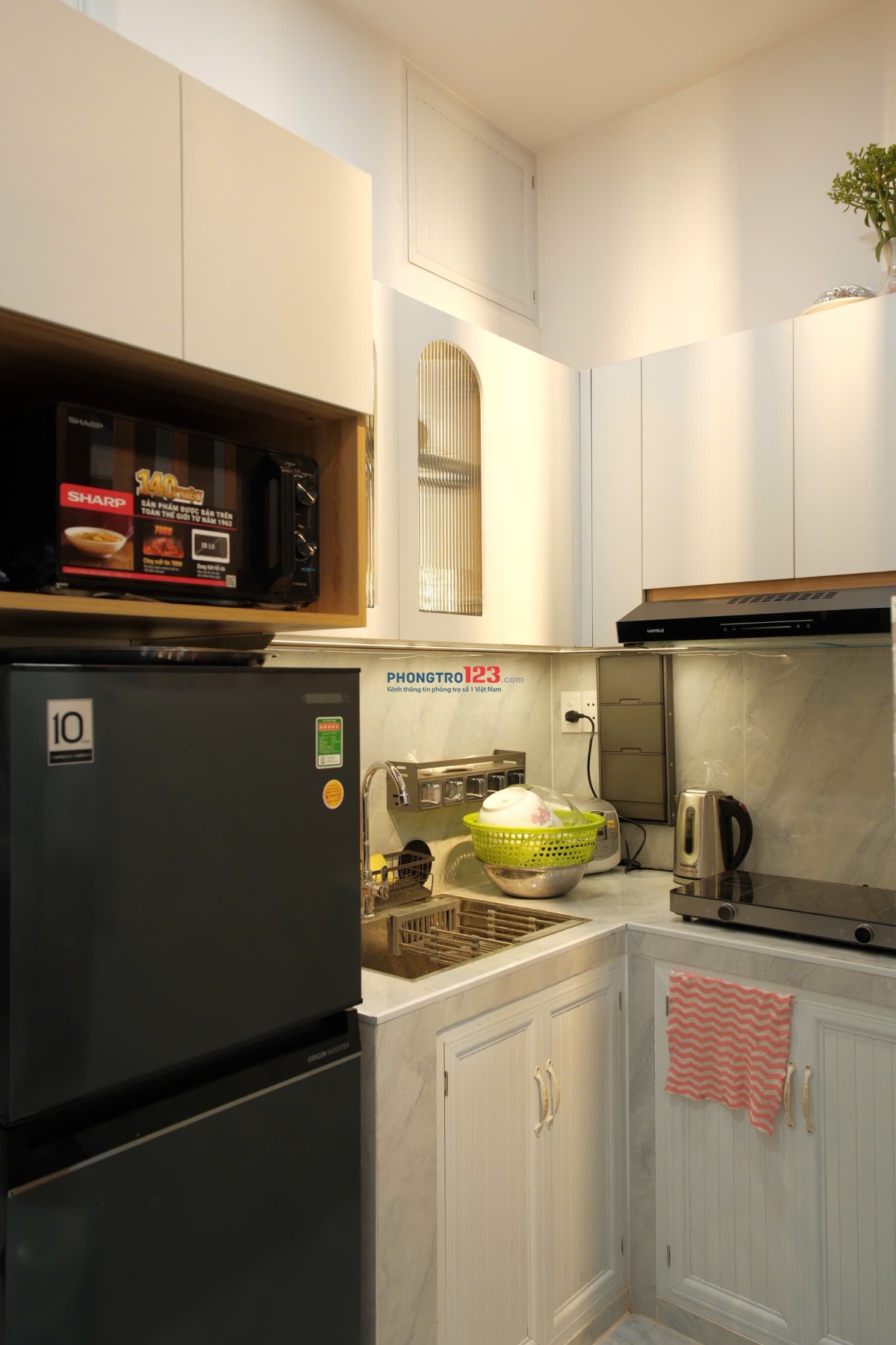 Cho thuê nhà nguyên căn 2 tầng, 2 Phòng + 1 Phòng khách, 70m2 FullNT Mới 100%, Nguyễn Cư Trinh Q1