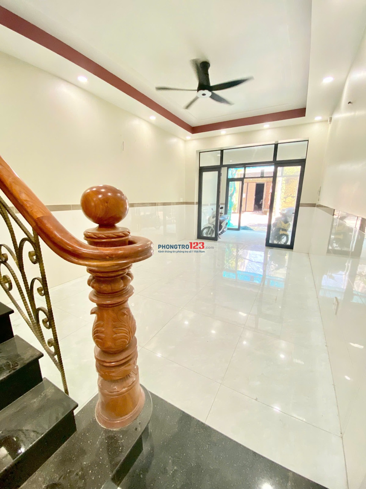 PHÒNG TRỆT NHÀ MỚI XÂY - CÓ MÁY LẠNH - MẶT TIỀN ĐƯỜNG TRƯƠNG THỊ NGÀO - Q12