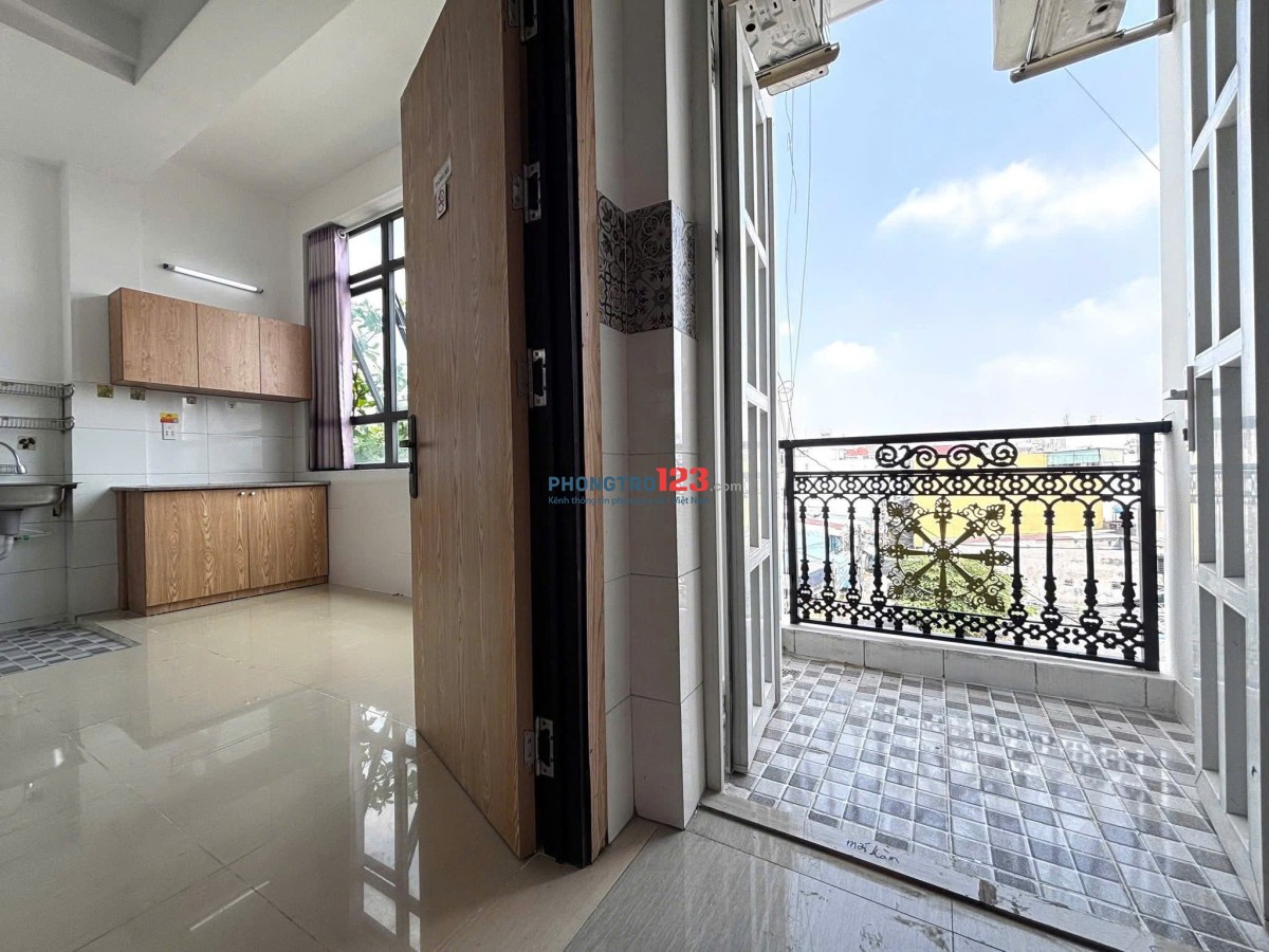 Căn Hộ View Đẹp Giá Rẻ Full Nội Thất Có Cửa Sổ Thoáng Ngay Sân Bay Tân Sơn Nhất Chỉ 5' Đi Xe