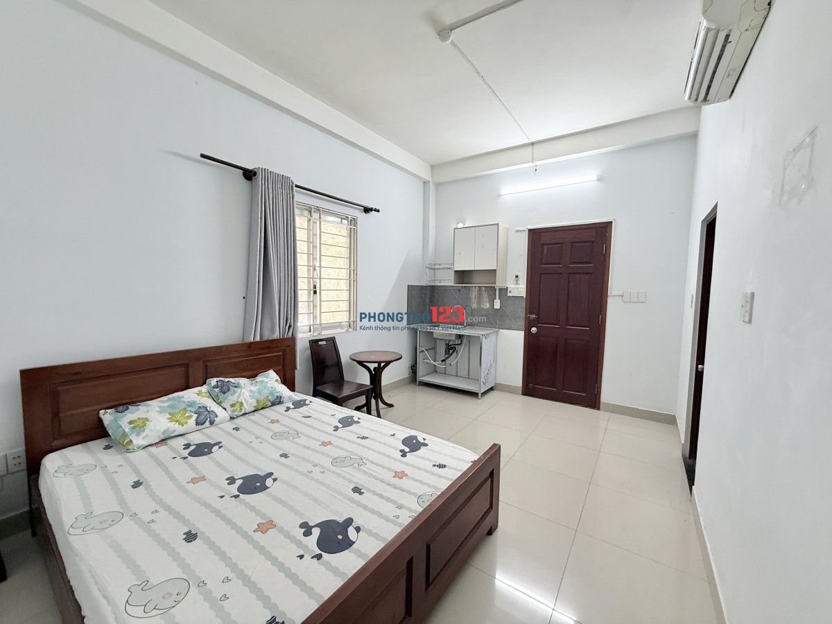 Chính chủ cho thuê FULL nội thất, rộng rãi - cửa sổ thoáng ngay Lê Văn Việt chỉ 200m