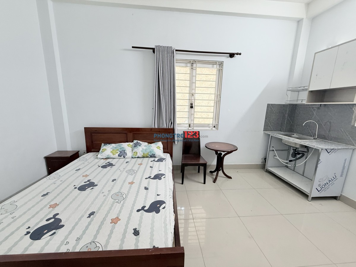 Chính chủ cho thuê FULL nội thất, rộng rãi - cửa sổ thoáng ngay Lê Văn Việt chỉ 200m