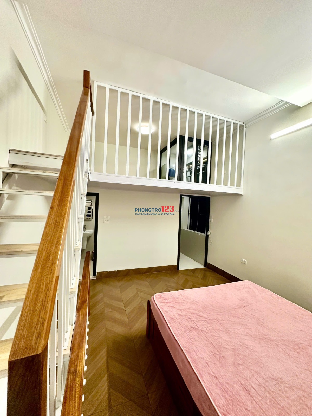 Căn hộ 40m2, 2 tầng, 1 gác lửng ở Khúc Thừa Dụ, Cầu Giấy