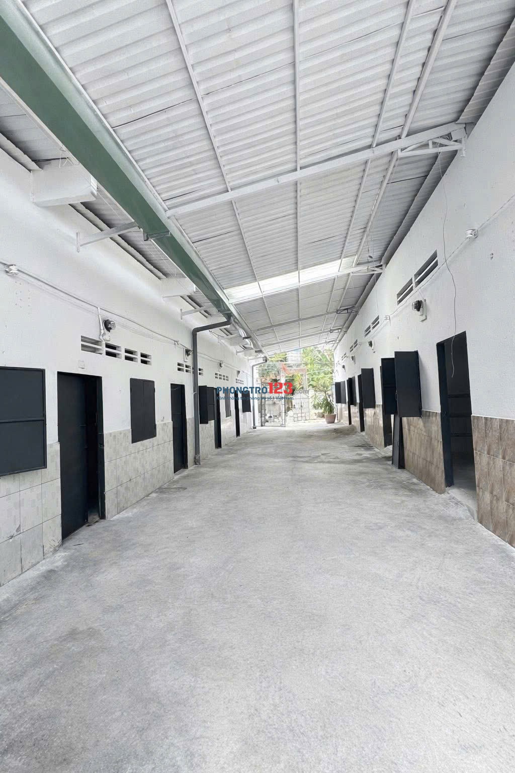 Dãy phòng 1 mặt - 1tr7. Đ/c: Hiệp Thành TDM