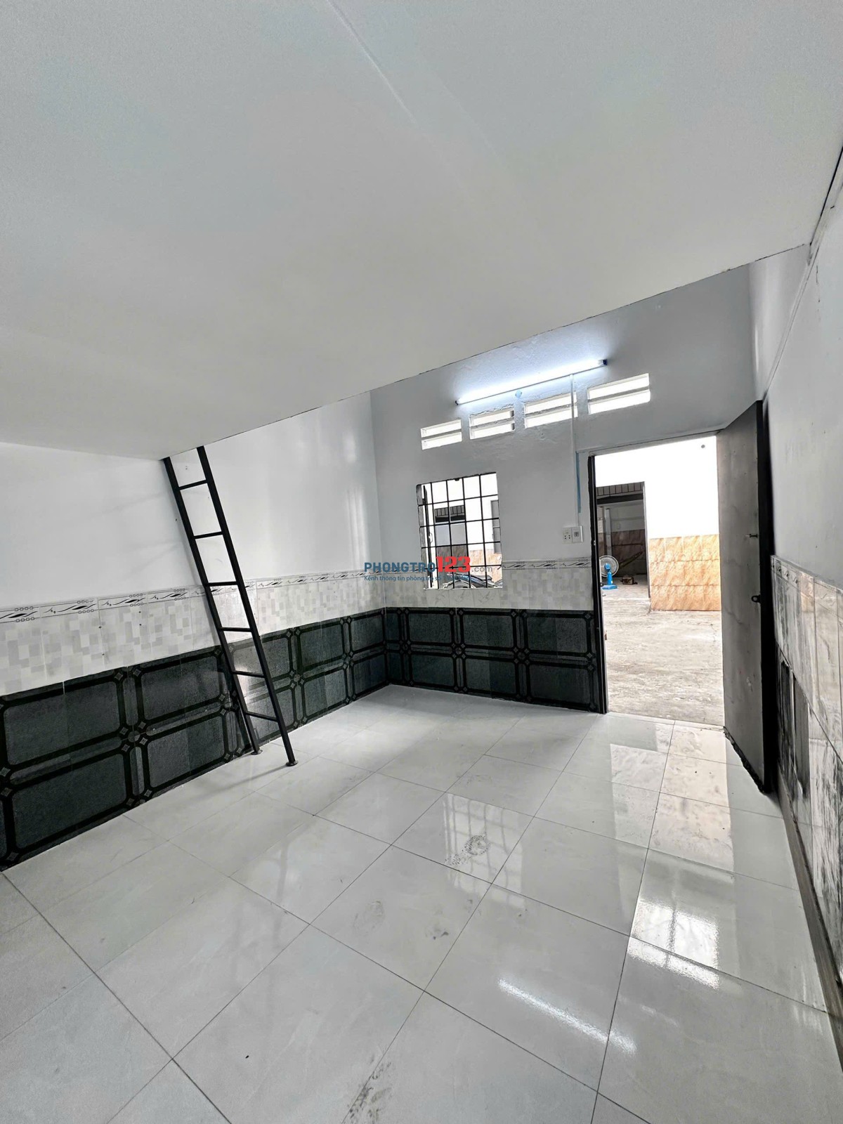 Dãy phòng 1 mặt - 1tr7. Đ/c: Hiệp Thành TDM