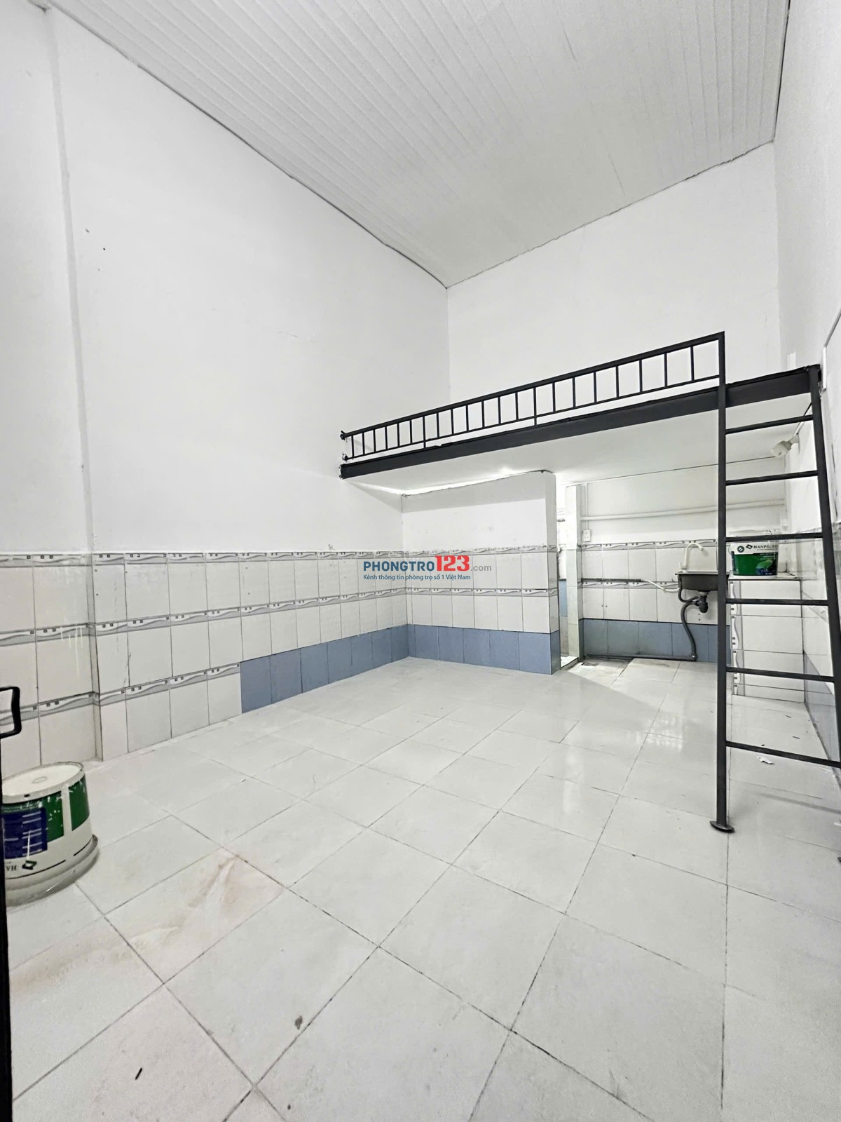 Dãy phòng 1 mặt - 1tr7. Đ/c: Hiệp Thành TDM