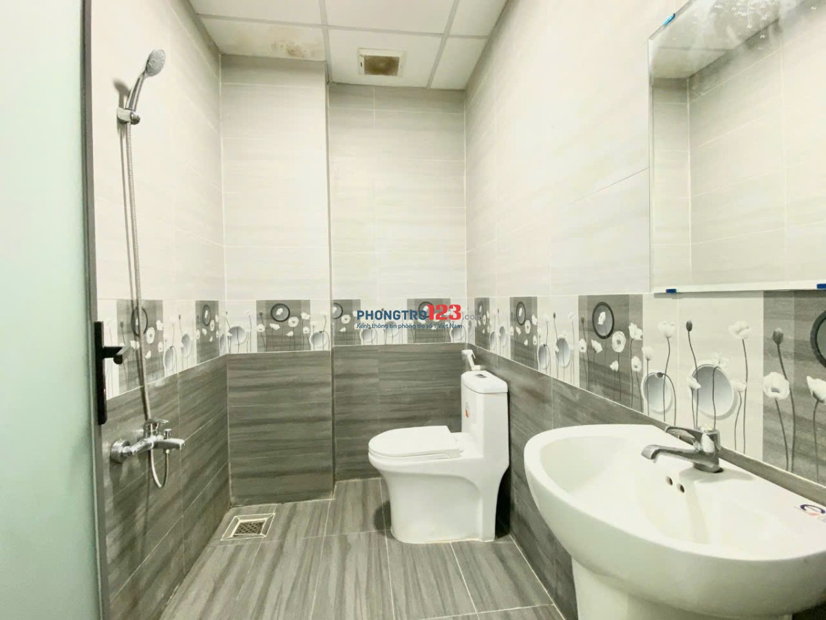 Căn hộ ban công full ban công nội thất ngay trung tâm q7 gần lotte mart,tdtu,ufm,rmit,...