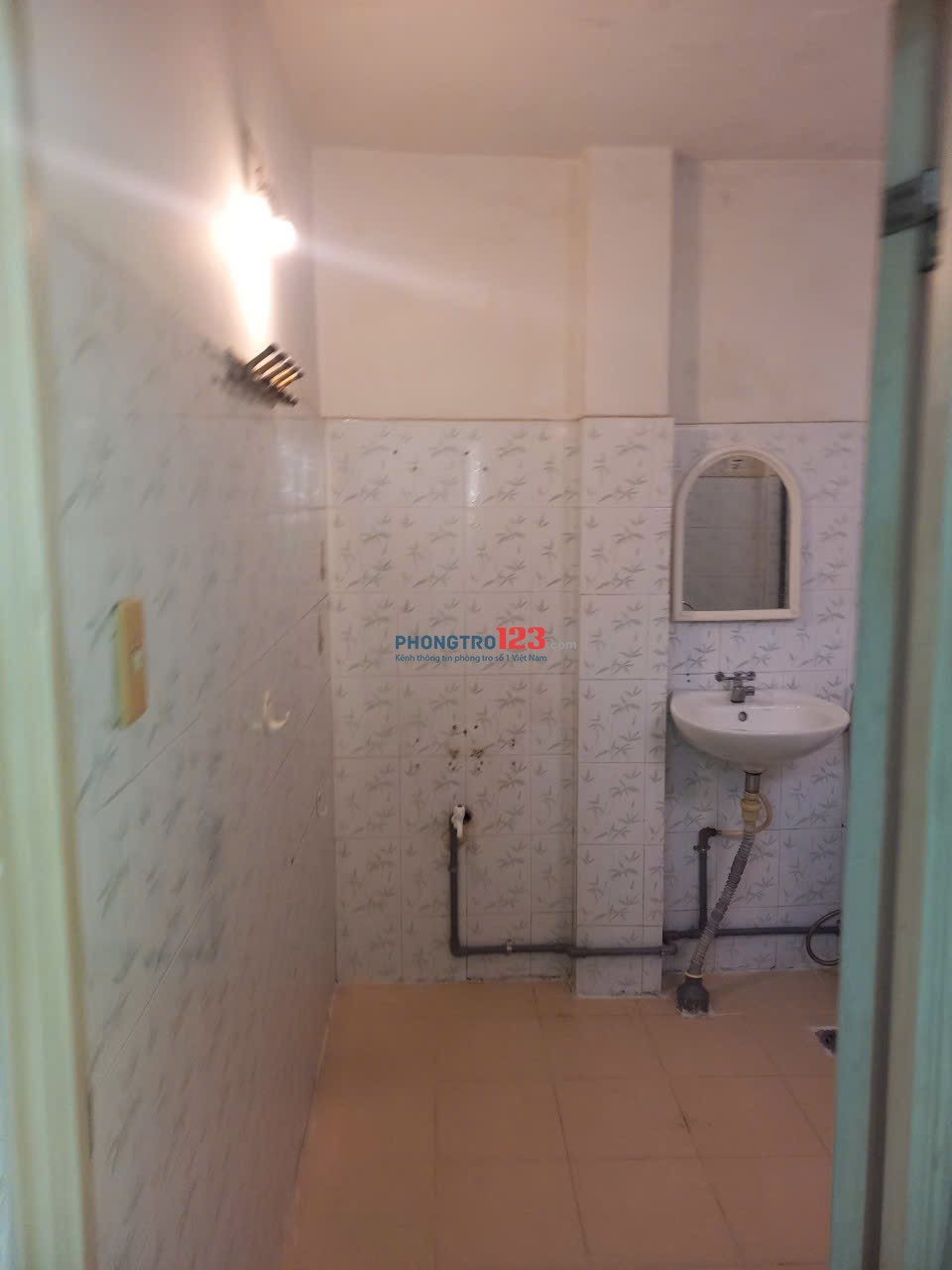 Cho thuê phòng 45m2 máy lạnh đường chợ 339 cách Đỗ Xuân Hợp 200m