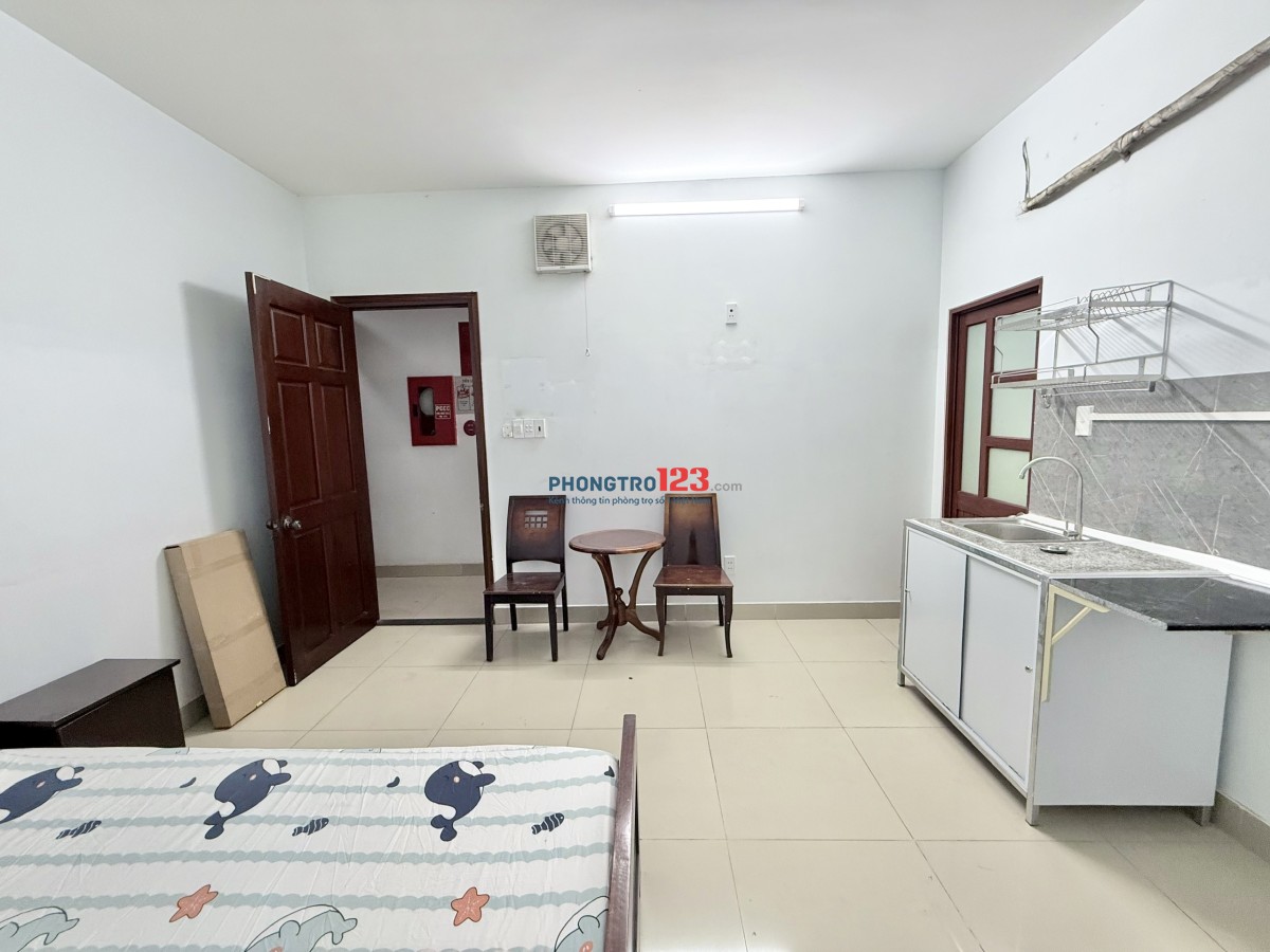 Ngay UTC2 chưa đến 1km, phòng full nội thất có thang máy di chuyển