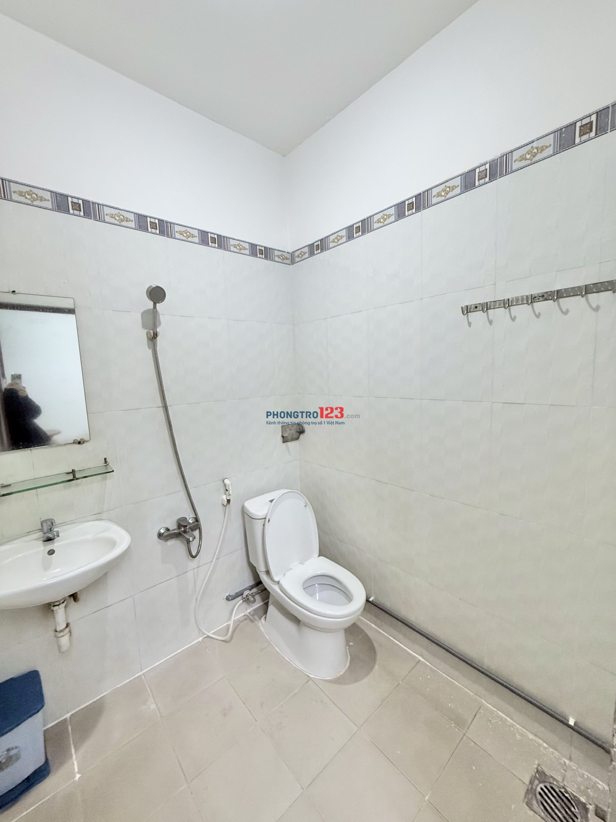 Ngay UTC2 chưa đến 1km, phòng full nội thất có thang máy di chuyển