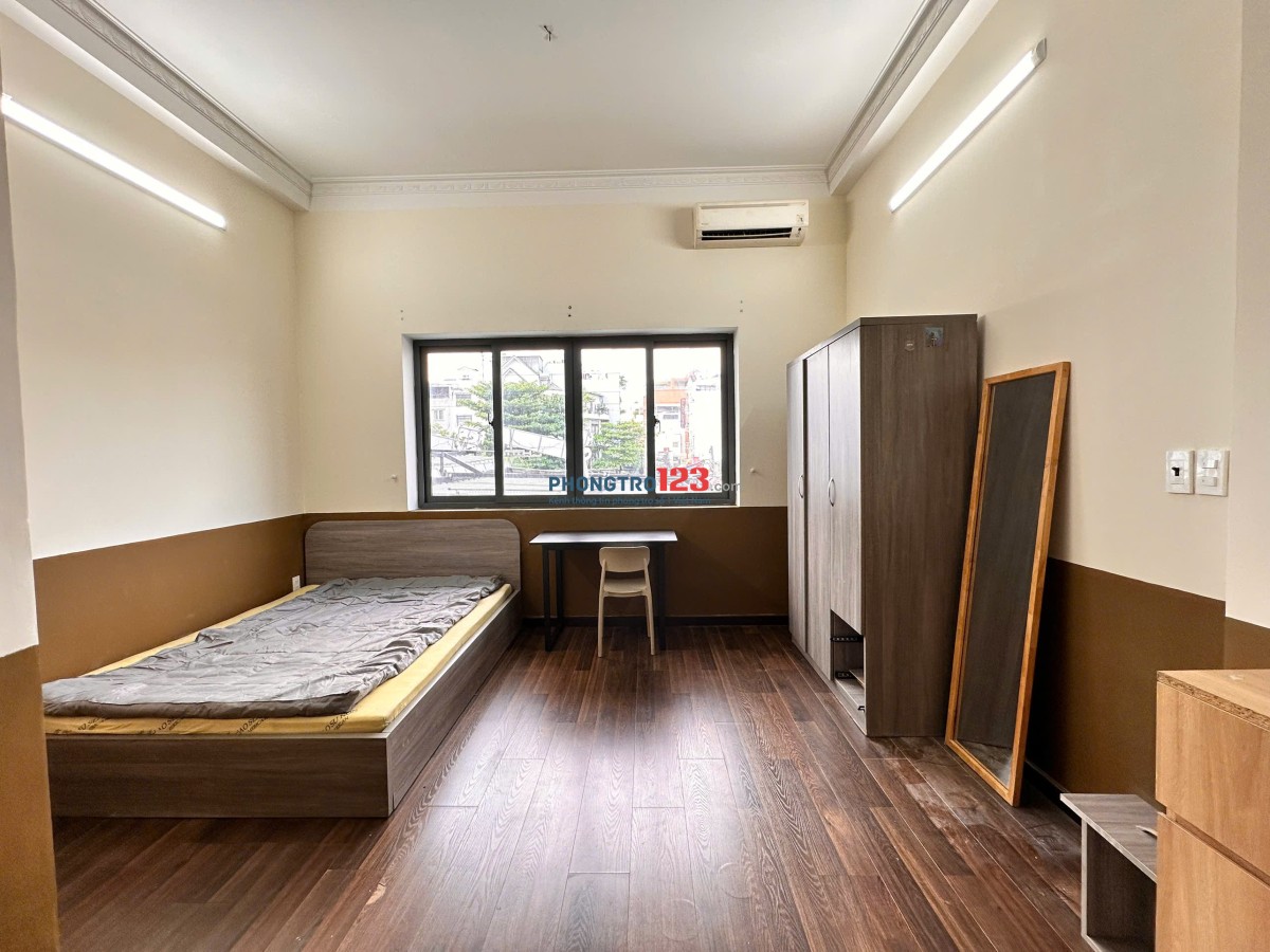 Cho thuê phòng cửa sổ lớn, full nội thất gần Phan Xích Long, chợ Bà Chiễu - giáp Q1, Q3