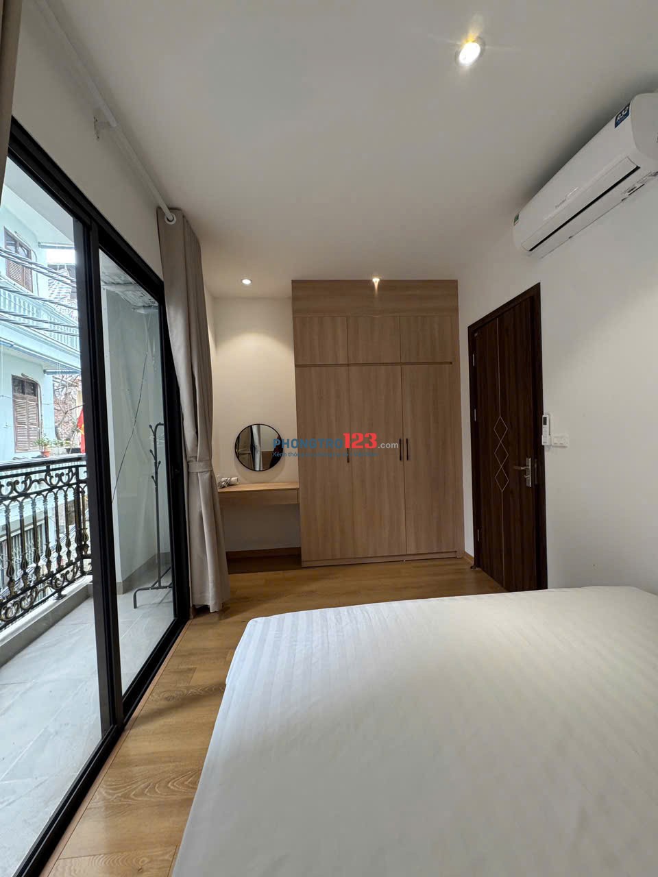 CHỦ NHÀ CHO THUÊ 1 NGỦ 1 KHÁCH, ĐỦ NỘI THẤT VÀO Ở LUÔN