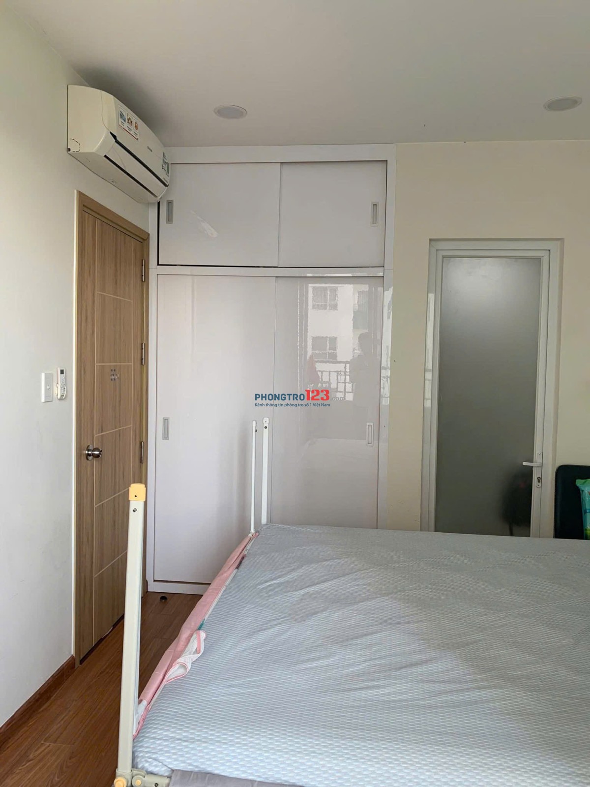 C/c Đặng Văn Ngữ, Phú Nhuận, Căn góc, 100m2, 3PN, 2WC, Giá 15tr/tháng.