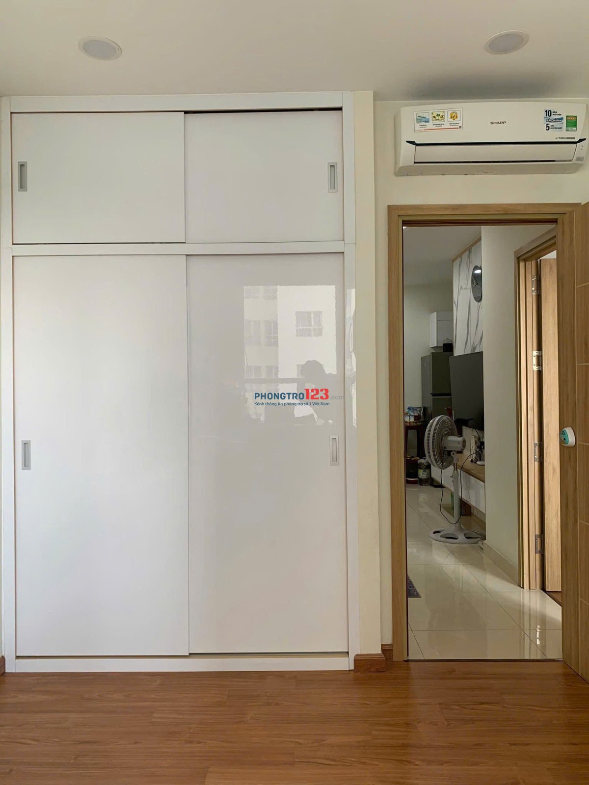 C/c Đặng Văn Ngữ, Phú Nhuận, Căn góc, 100m2, 3PN, 2WC, Giá 15tr/tháng.