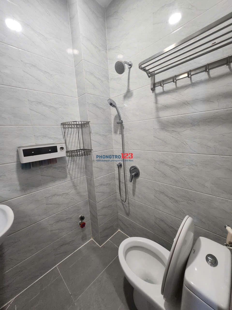 Cho thuê 2 phòng trọ mới, đẹp, có bếp, toilet riêng + gác 3m², giờ tự do