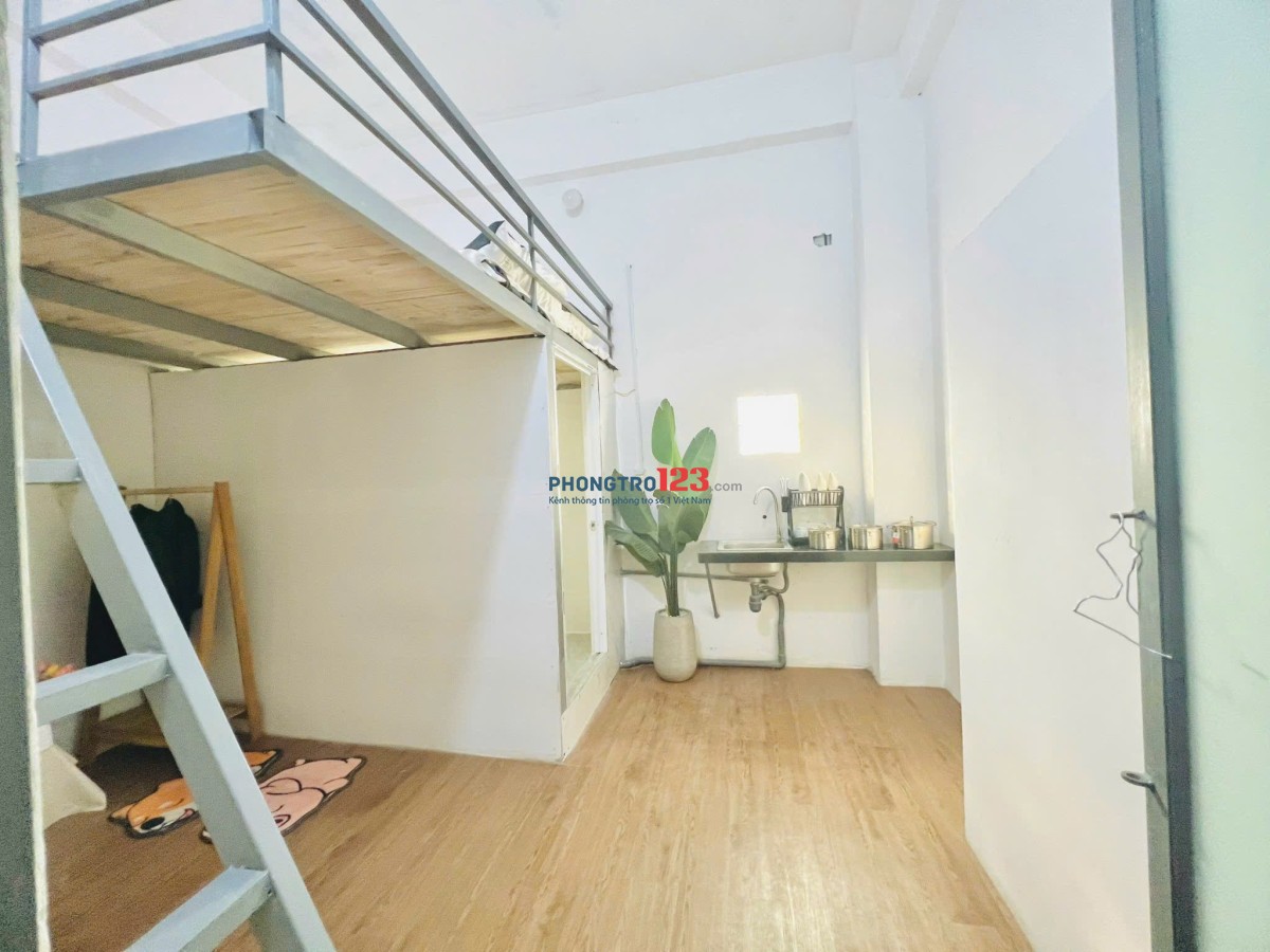 Chính Chủ Cho Thuê Phòng Trọ Giá Rẻ, Hầm xe rộng, Thang Máy