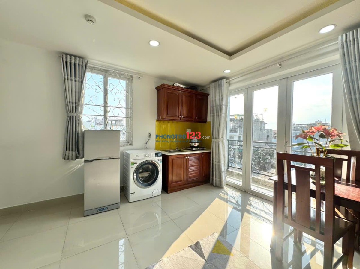 Căn Hộ Cao Cấp Có View Ban Công Siêu Thoáng Full Nội Thất Tiện Nghi Ngay Hoàng Sa Và Phạm Văn Hai