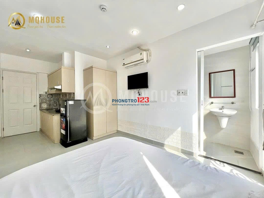 Cho Thuê Phòng Ban công ngay Đặng Văn Ngữ, Phú Nhuận có thang máy, nhà xe rộng gần quận 1, quận 3