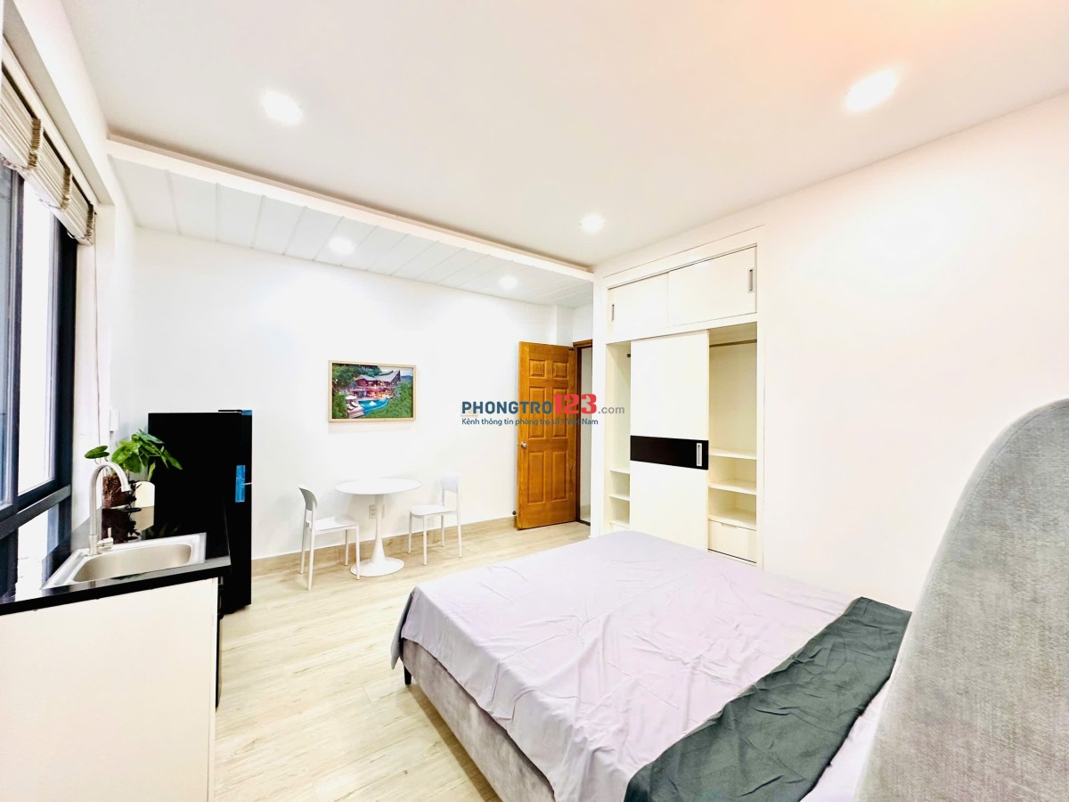 Căn hộ Studio cửa sổ gần ĐH Văn Lang full nội thất tự do