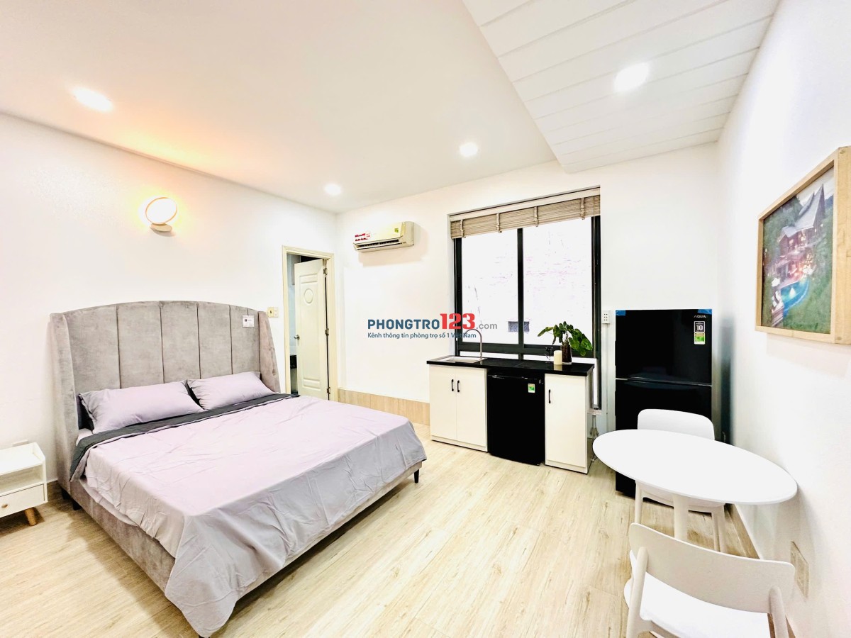 Căn hộ Studio cửa sổ gần ĐH Văn Lang full nội thất tự do