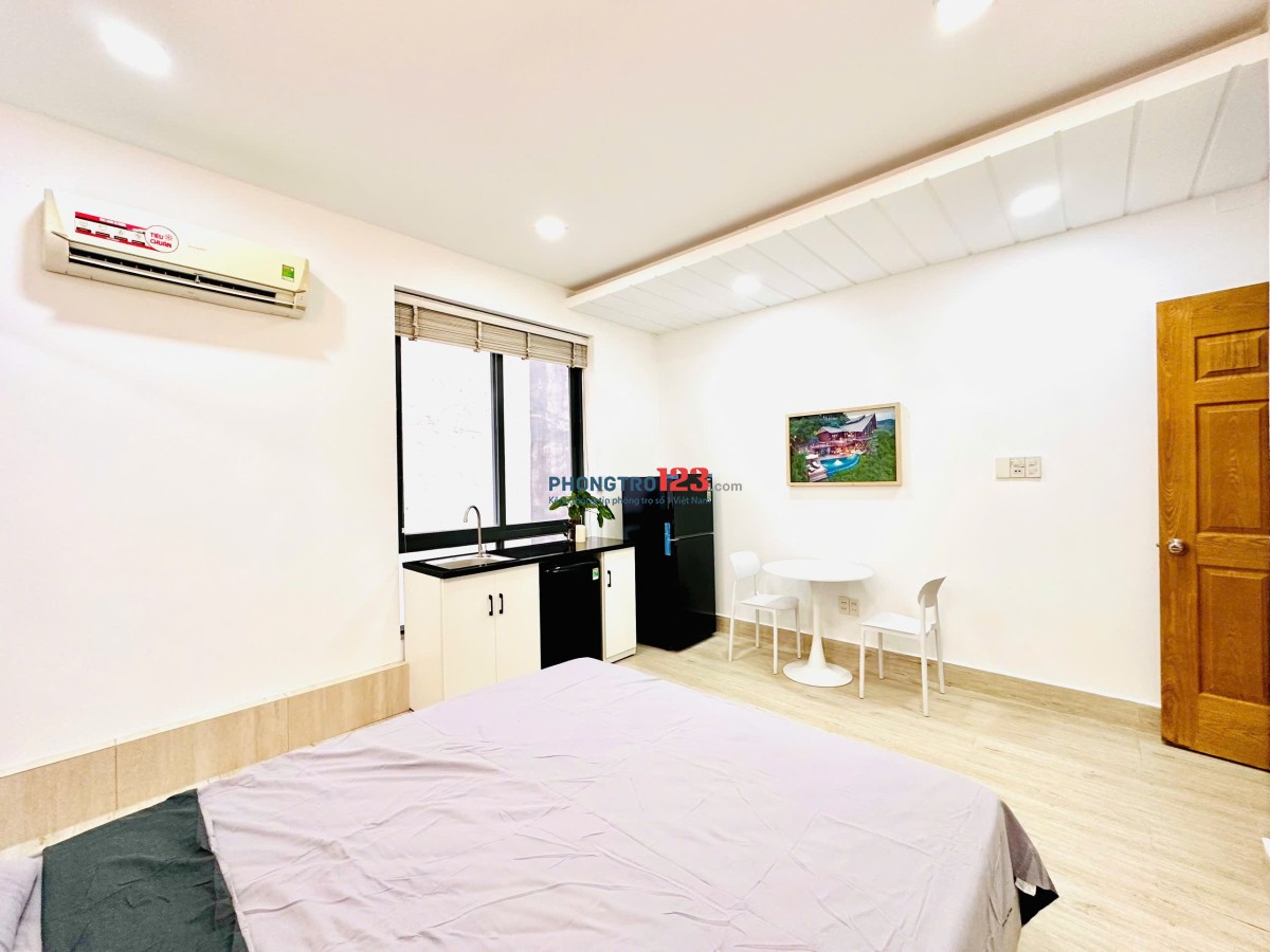 Căn hộ Studio cửa sổ gần ĐH Văn Lang full nội thất tự do