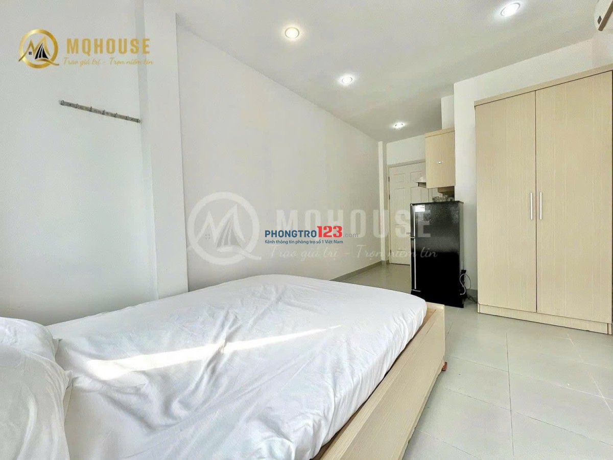Cho Thuê Phòng Ban công ngay Đặng Văn Ngữ, Phú Nhuận có thang máy, nhà xe rộng gần quận 1, quận 3
