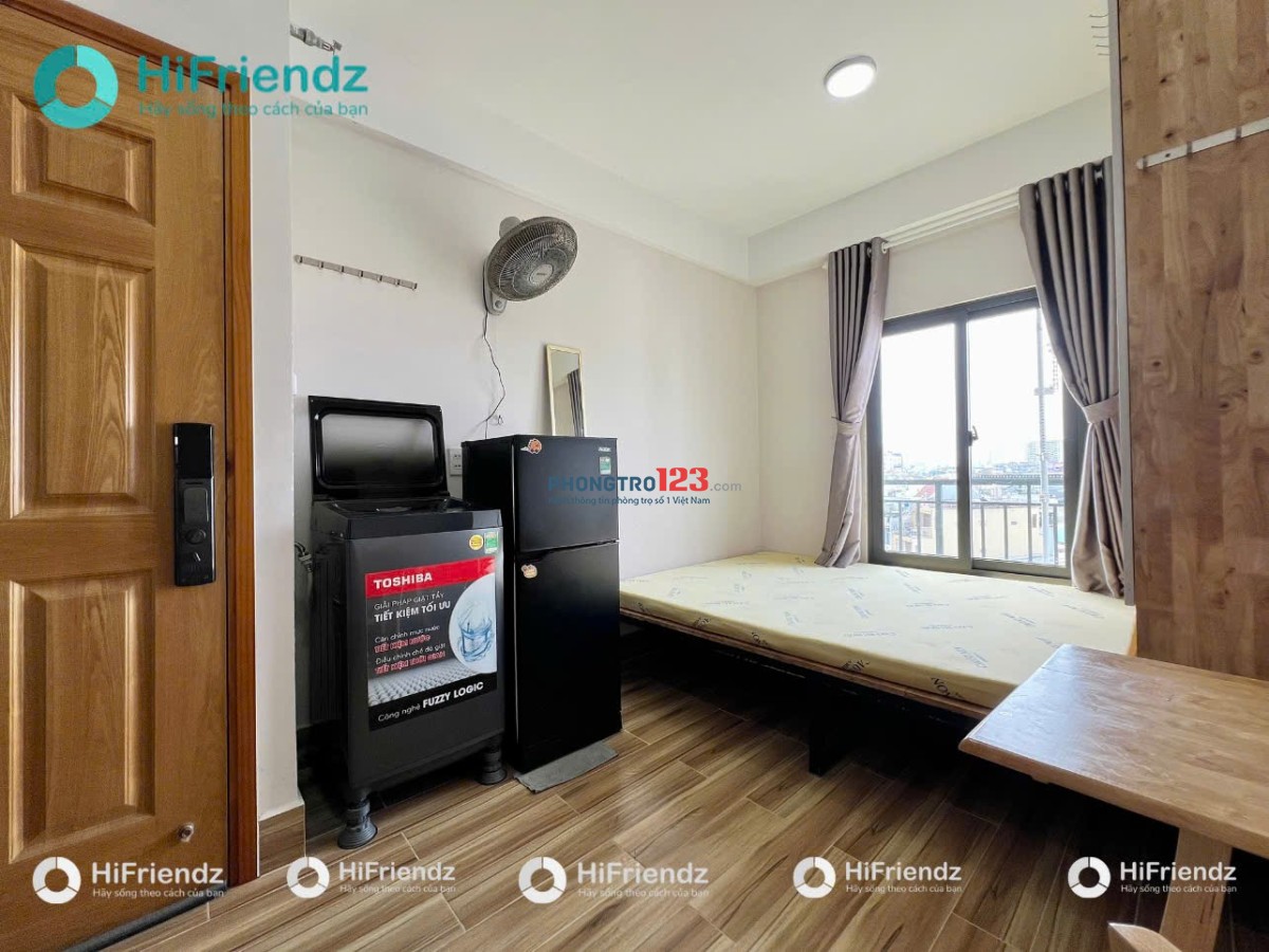 Cho thuê phòng cửa sổ thoáng, đầy đủ nội thất, thang máy cửa vân tay ngay chợ Bà Chiễu giáp Q1, Q3