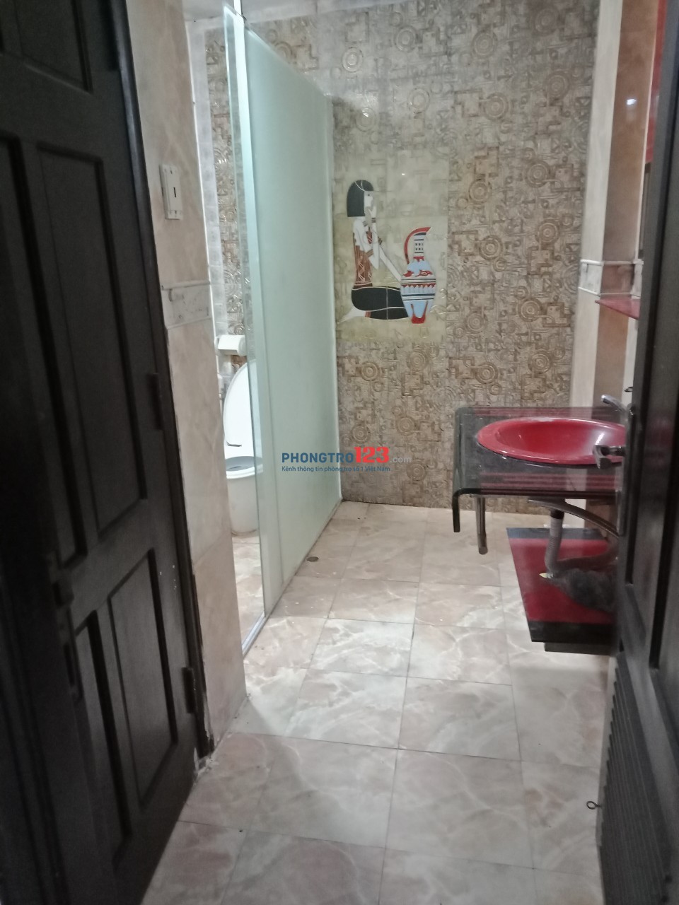 PHÒNG MÁY LẠNH SẠCH ĐẸP THOÁNG MÁT NGAY LÊ VĂN SỸ Q3