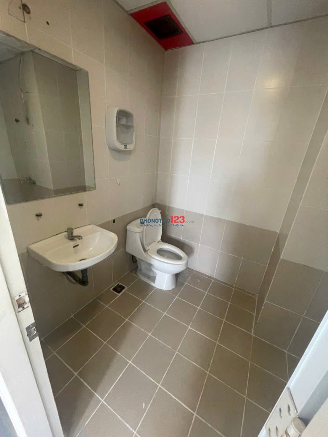 Chung cư Bàu Cát, 70m2, Bancong, NTCB, Giá 10tr5/th, Nhà sạch sẽ, 70m2.