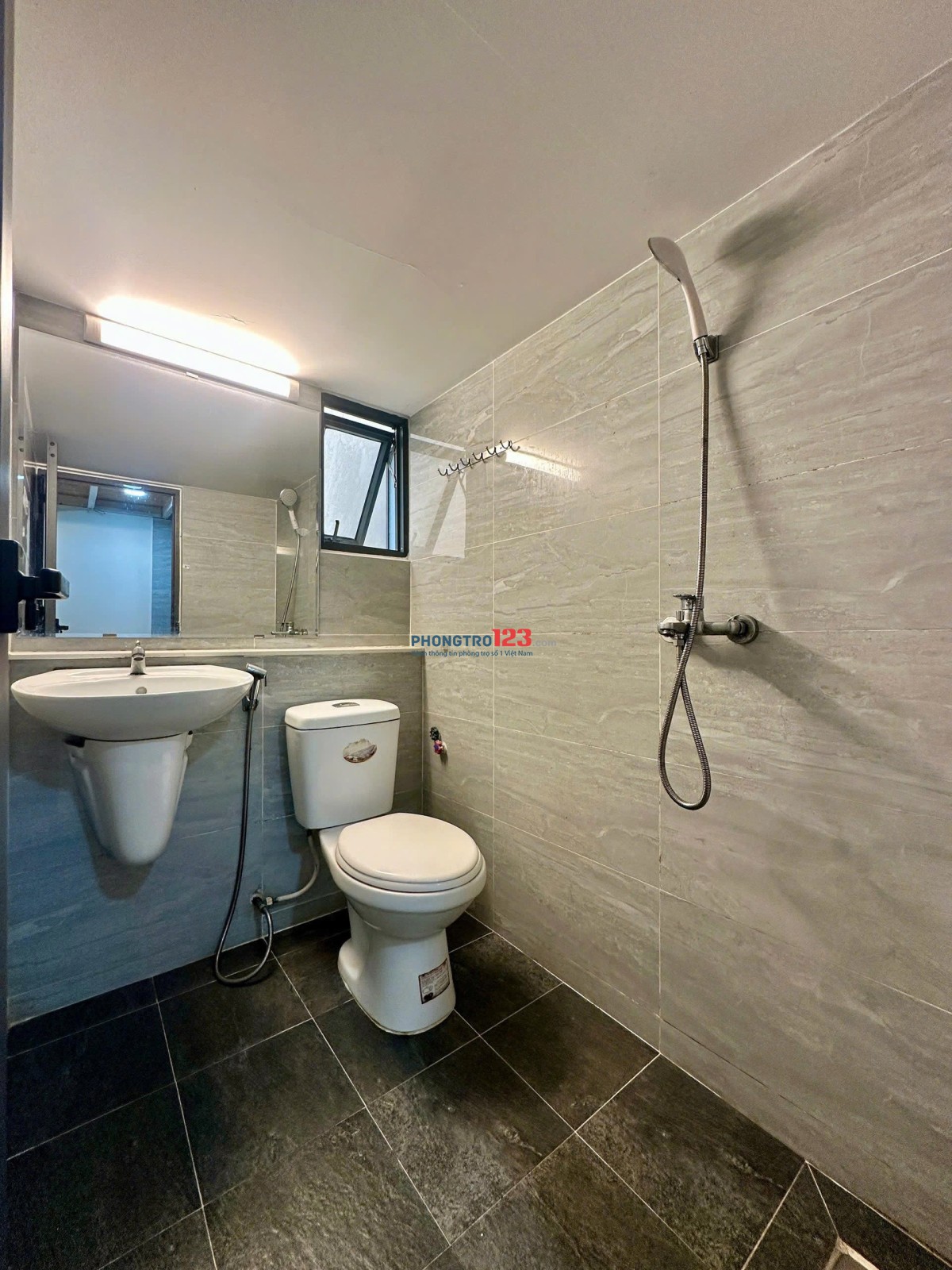 Phòng Gác Lửng Mới Xây Ngay Tân Sơn, Phạm Văn Bạch