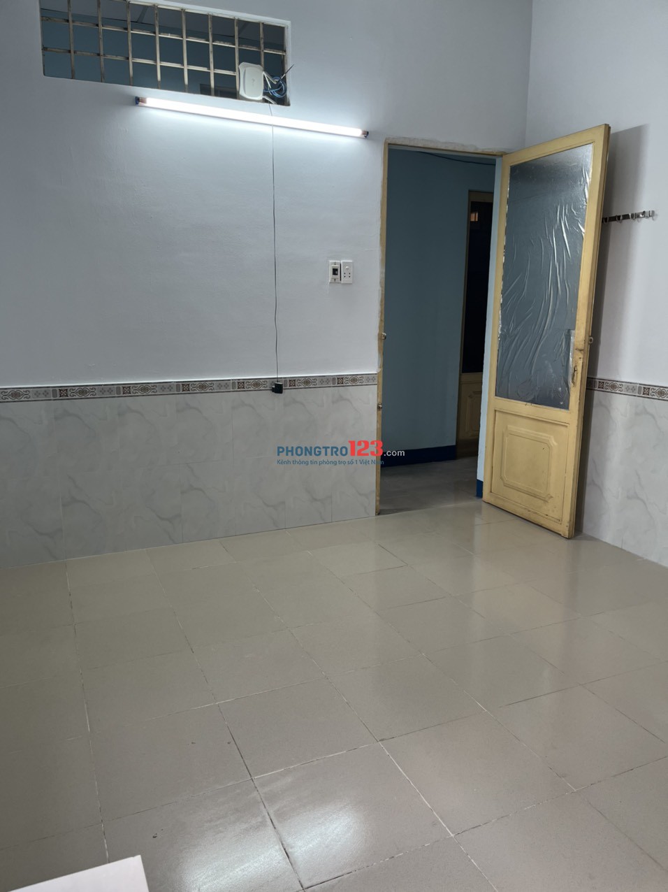 Phòng trọ 1 người ở hẻm 127 Bình Lợi