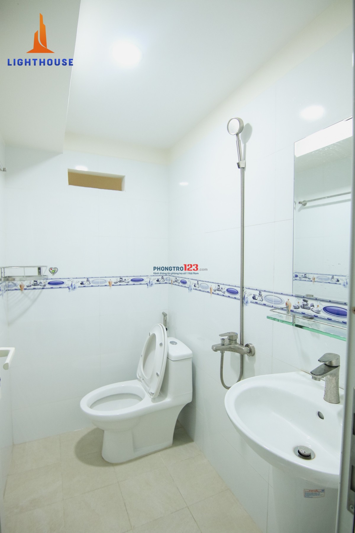 Căn studio trống với nội thất cao cấp và đầy đủ tiện nghi, giáp Phan Huy Ích