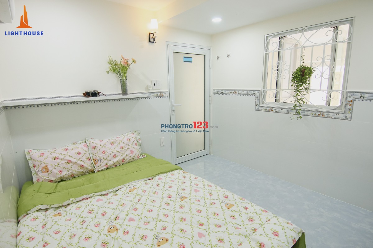 Căn studio trống với nội thất cao cấp và đầy đủ tiện nghi, giáp Phan Huy Ích