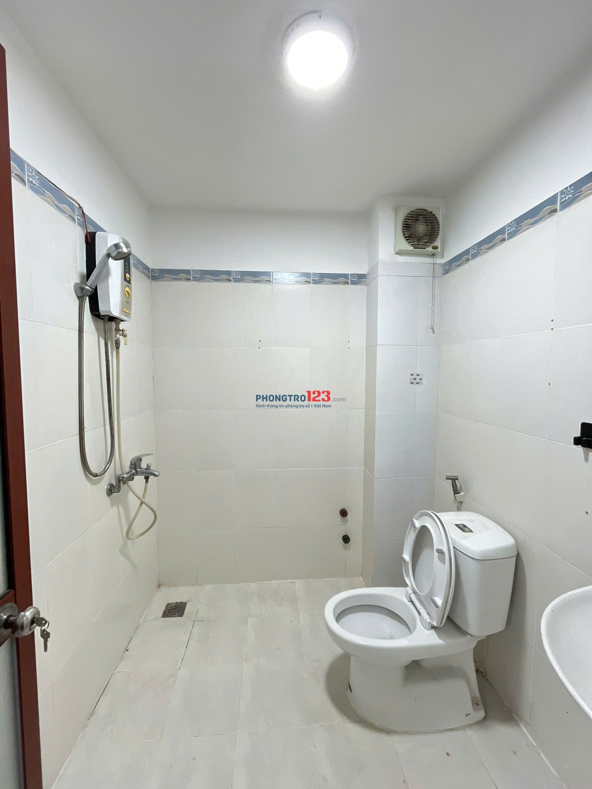 PHÒNG BAN CÔNG - FULL NỘI THẤT - ĐỐI DIỆN CẦU SÀI GÒN QUẬN 2