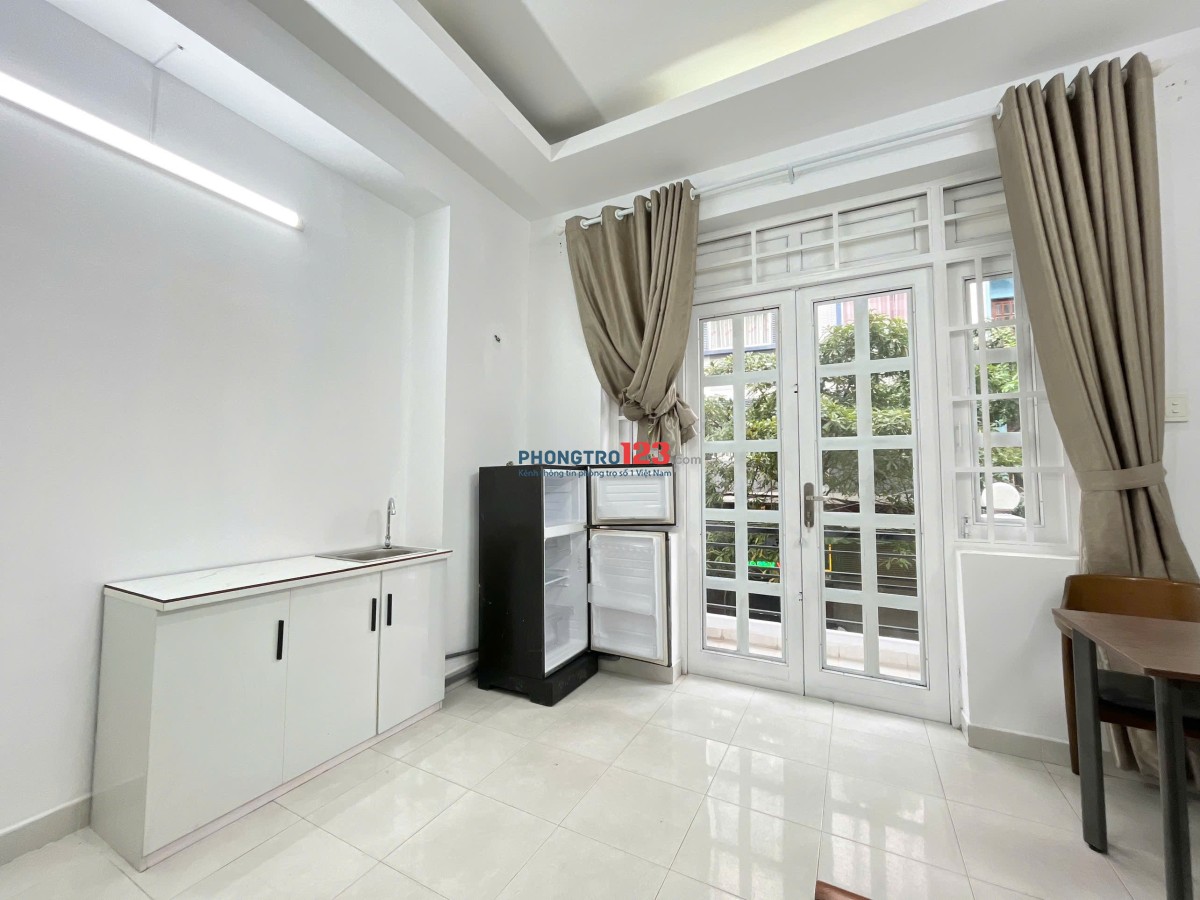 PHÒNG BAN CÔNG - FULL NỘI THẤT - ĐỐI DIỆN CẦU SÀI GÒN QUẬN 2