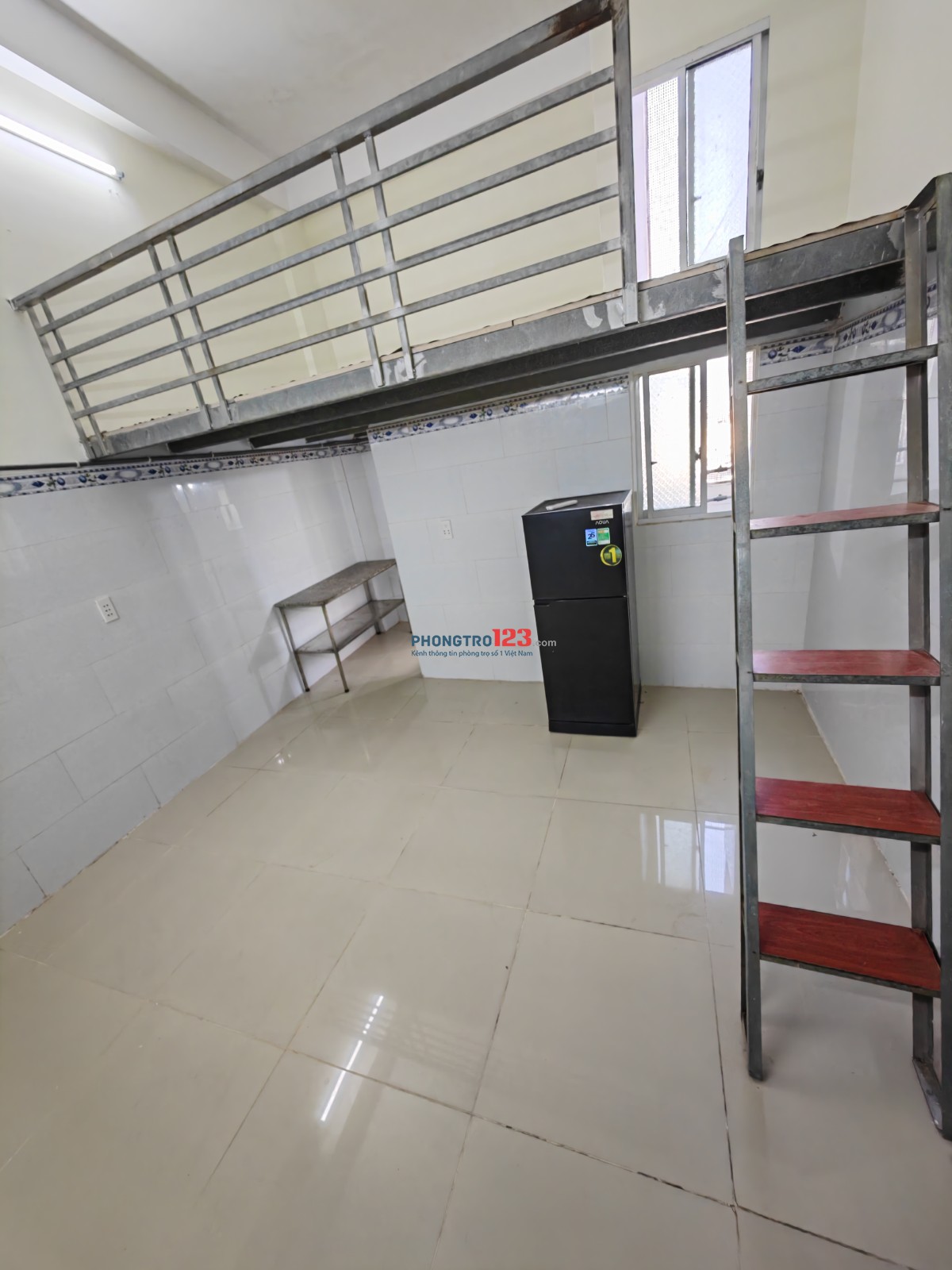 Phòng trọ Giá sinh viên Gác cao 1M9 30M2 ngay Trường Chinh