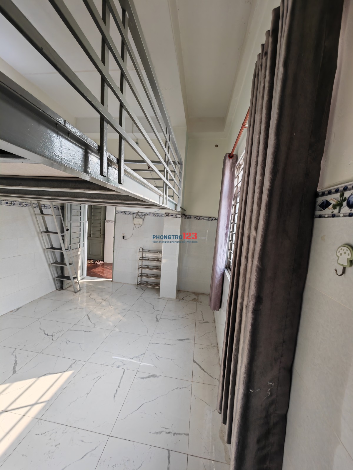 Phòng trọ Giá sinh viên Gác cao 1M9 30M2 ngay Trường Chinh