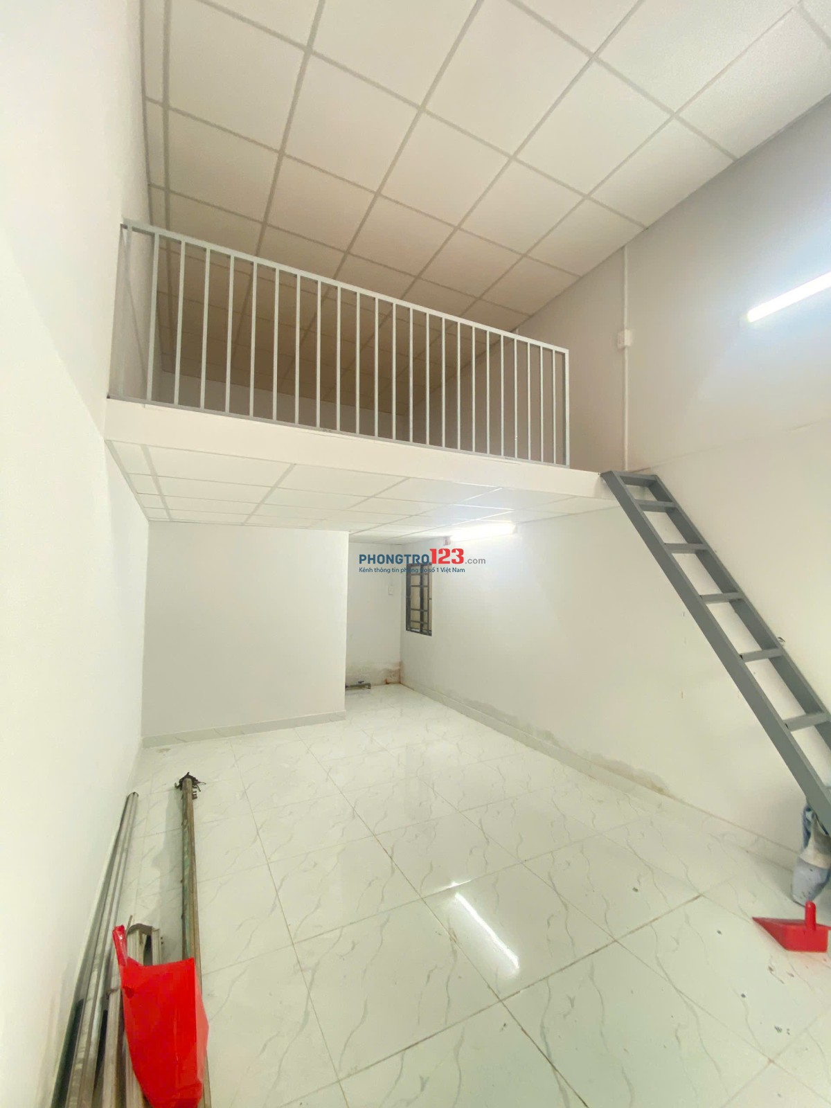 NHÀ KIOT 4 X 6 ( KÈM GÁC ĐÚC CAO 2M) VỪA Ở VỪA KD ONL/ KHO HÀNG, ... NGAY NHÀ GA T3, SÂN BAY TSN