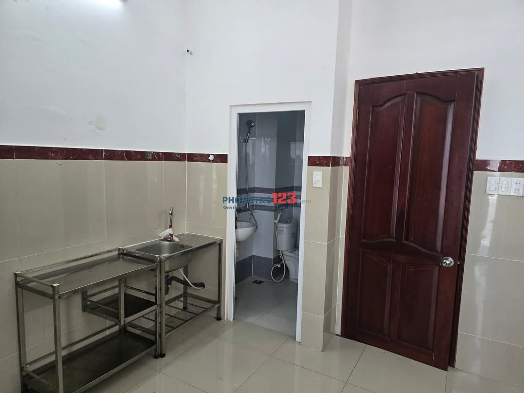 Phòng 25m2 ngay Lê văn Quới cho thuê