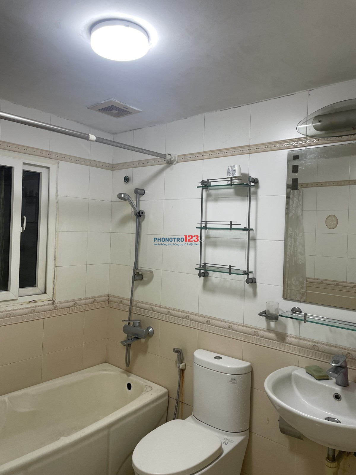 Cho thuê nhà 4 tầng tại Ngõ 639 Hoàng Hoa Thám, Ba Đình. Kinh doanh online hoặc ở. Chỉ 14tr