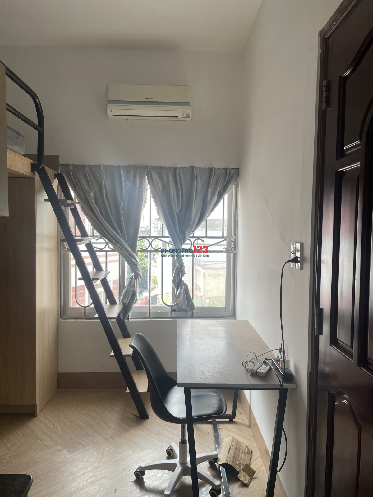 Phòng trọ cửa sổ, gác, nội thất, thang máy, hầm xe, giờ giấc tự do
