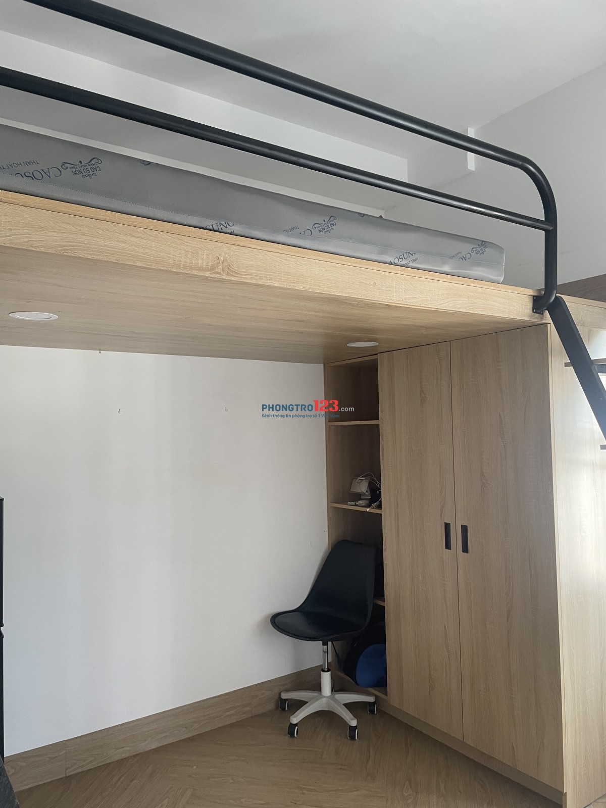 Phòng trọ cửa sổ, gác, nội thất, thang máy, hầm xe, giờ giấc tự do