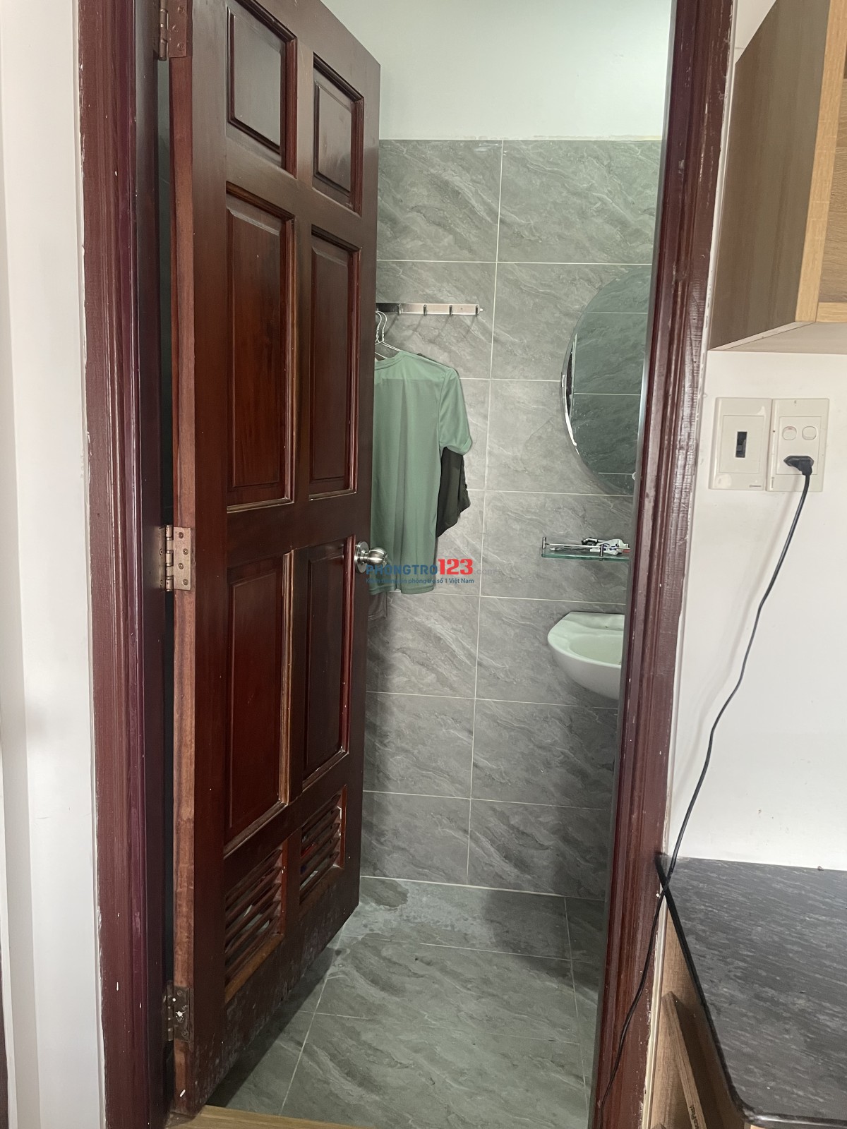 Phòng trọ cửa sổ, gác, nội thất, thang máy, hầm xe, giờ giấc tự do