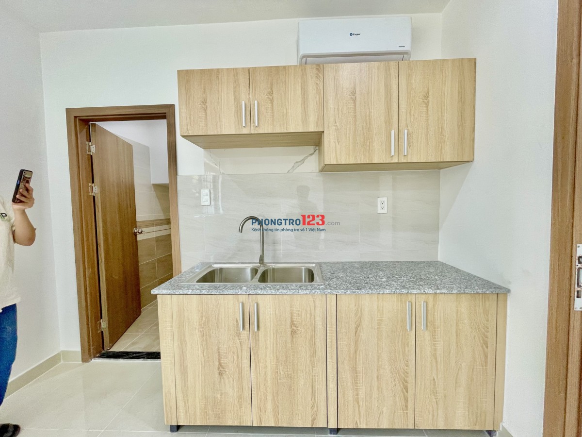 Phòng mới xây có máy lạnh, nội thất cơ bản ngay khu CNC, Lê Văn Việt, SPKT, HUTECH, FPT