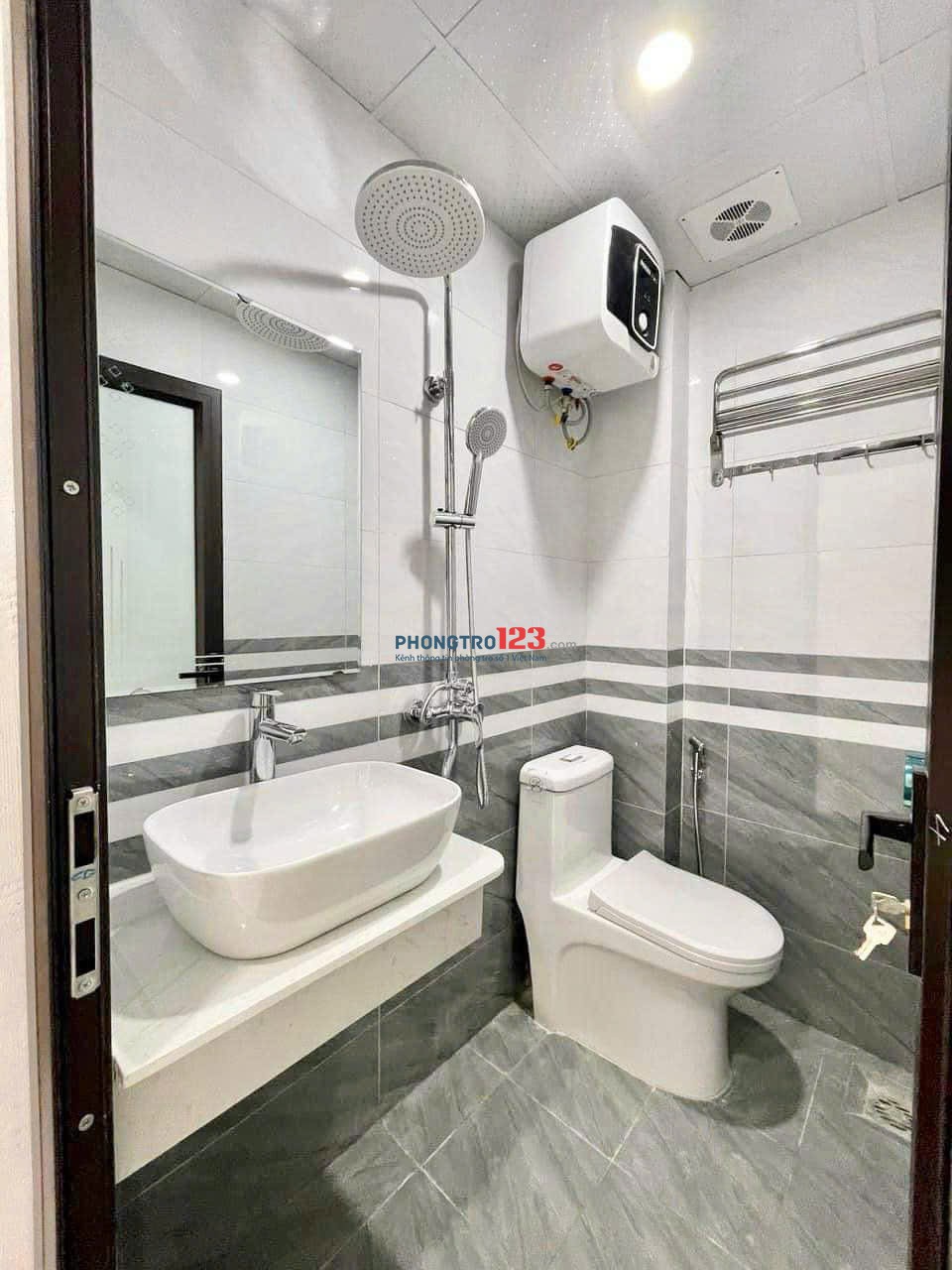 Căn hộ 2N1K full đồ xịn – Lạc Long Quân – có thang máy – chỉ 8tr