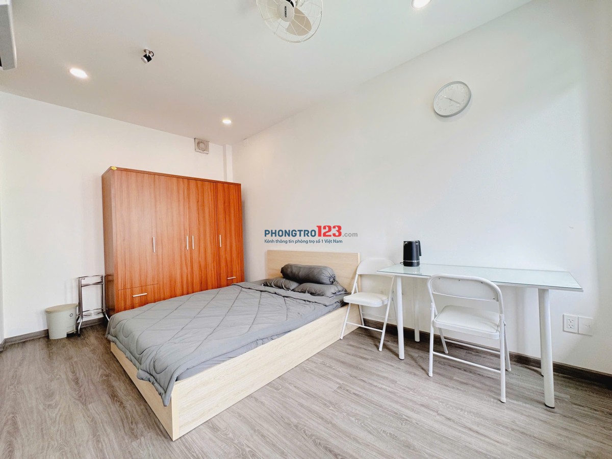 TRỐNG 1 CĂN HỘ FULL NỘI THẤT BÌNH THẠNH, SIÊU THOÁNG, MÁY GIẶT RIÊNG, CHỈ TÍNH ĐIỆN