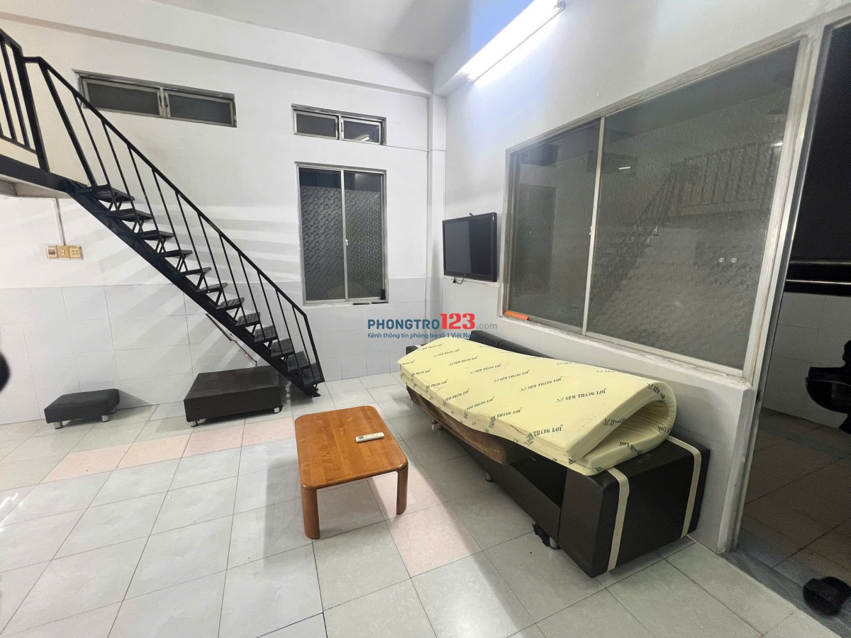 CHO THUÊ PHÒNG RỘNG THẤT CĂN BẢN 224 NGUYỄN VĂN QUÁ.QUẬN 12(Phù hợp ở nhóm /gia đình,cặp đôi)