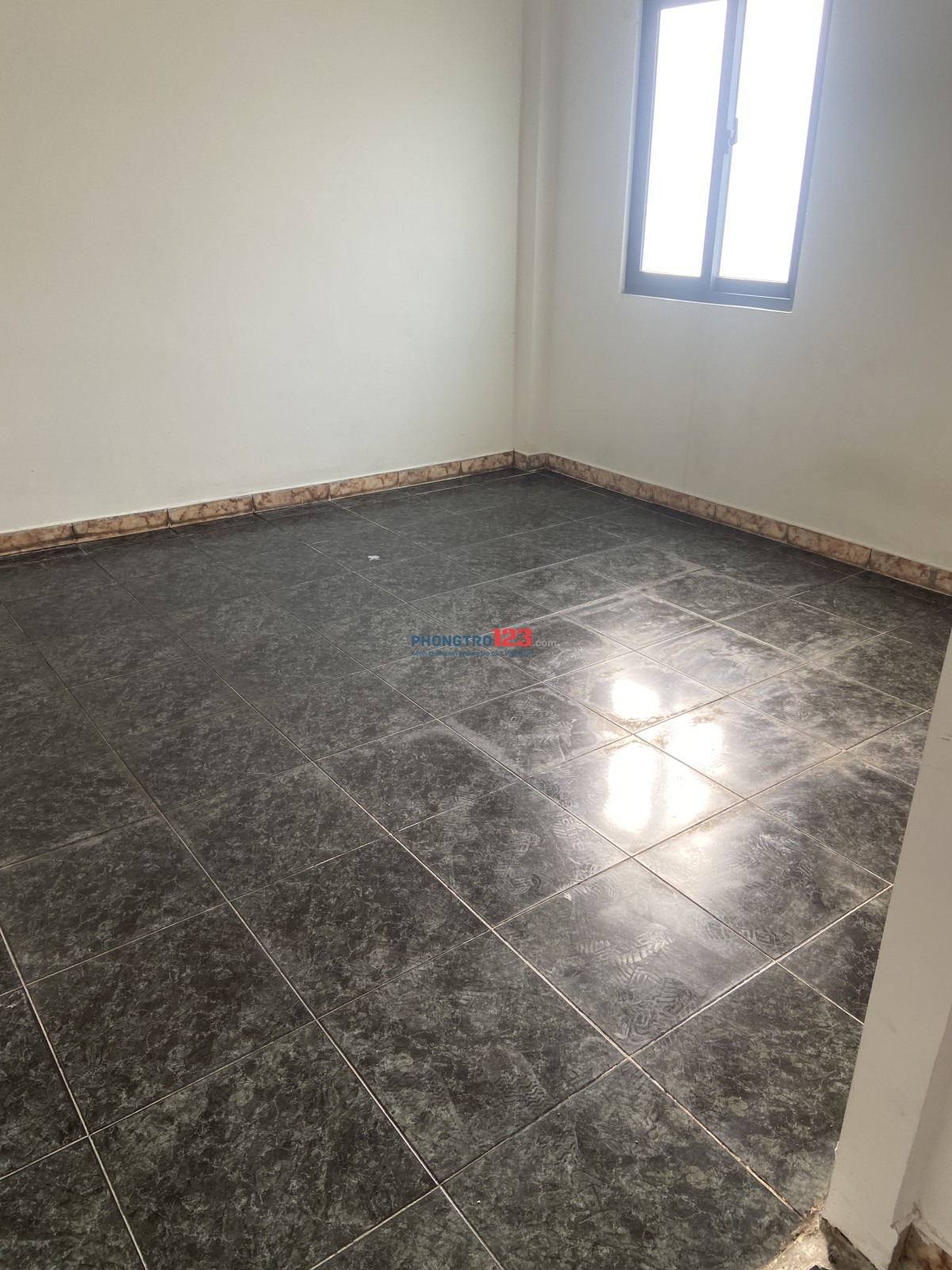 Phòng trọ rộng thoáng đường Tân Hải