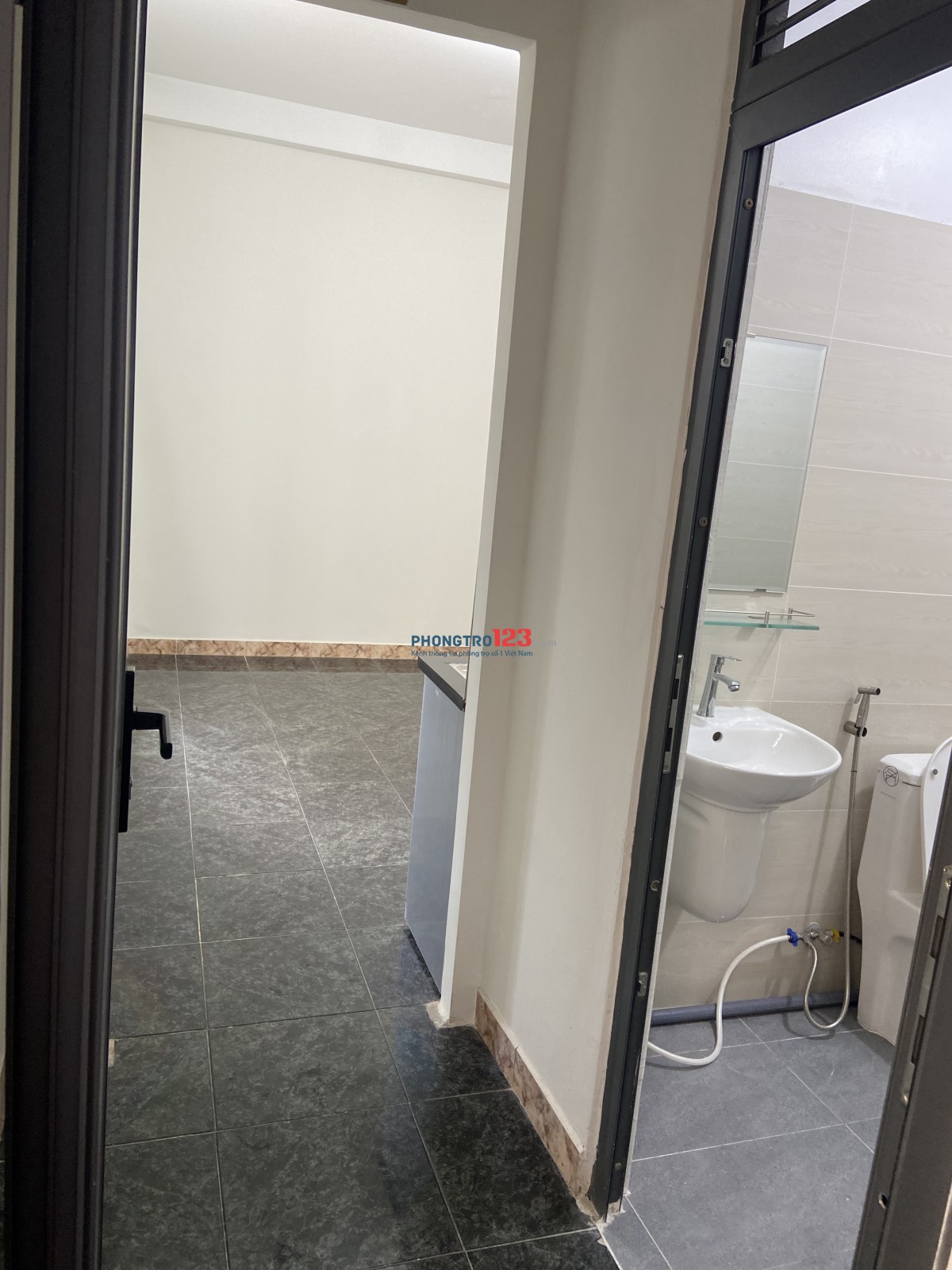 Phòng trọ rộng thoáng đường Tân Hải