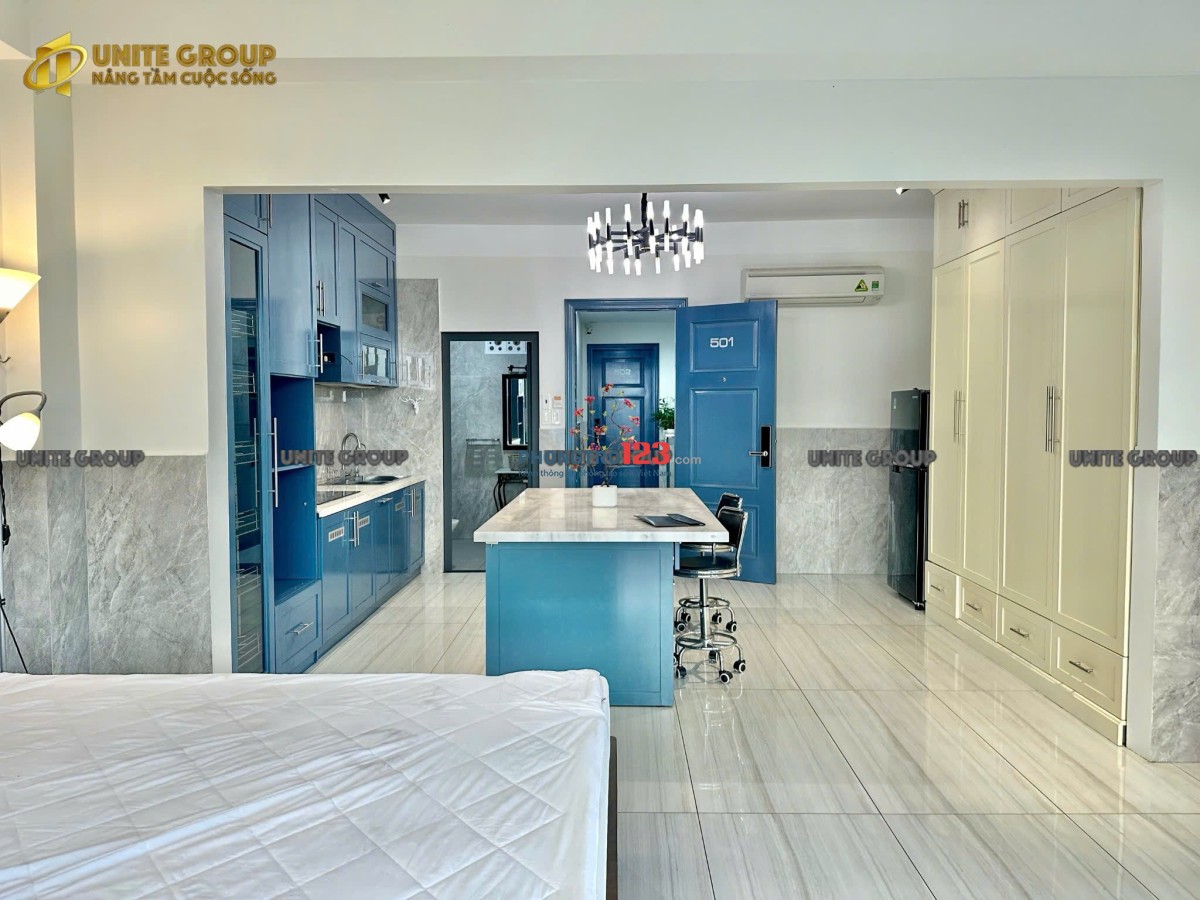 Căn hộ ban công,cửa sổ rộng full nội thất đường HQViệt q7,gần HTPhat,trường qte Canada,Phú Mỹ Hưng